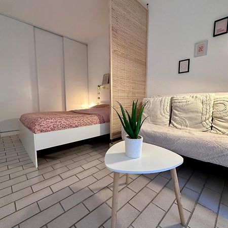 Studio Sur Le Port De Hyeres - A 2Min Des Plages, Clim & Balcon Εξωτερικό φωτογραφία